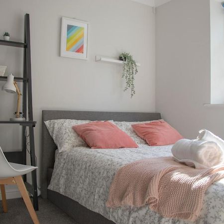 Lovely 3-Bedroom Apartment In 科尔切斯特 外观 照片