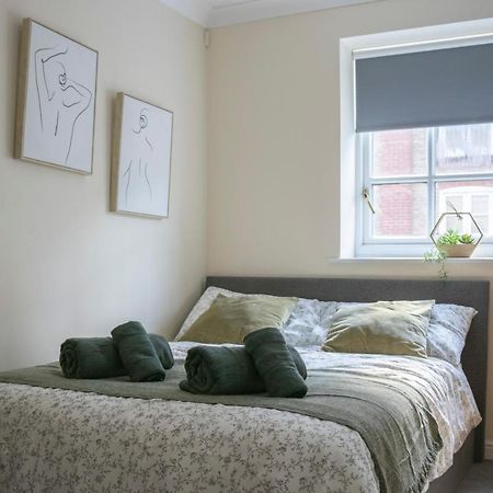 Lovely 3-Bedroom Apartment In 科尔切斯特 外观 照片