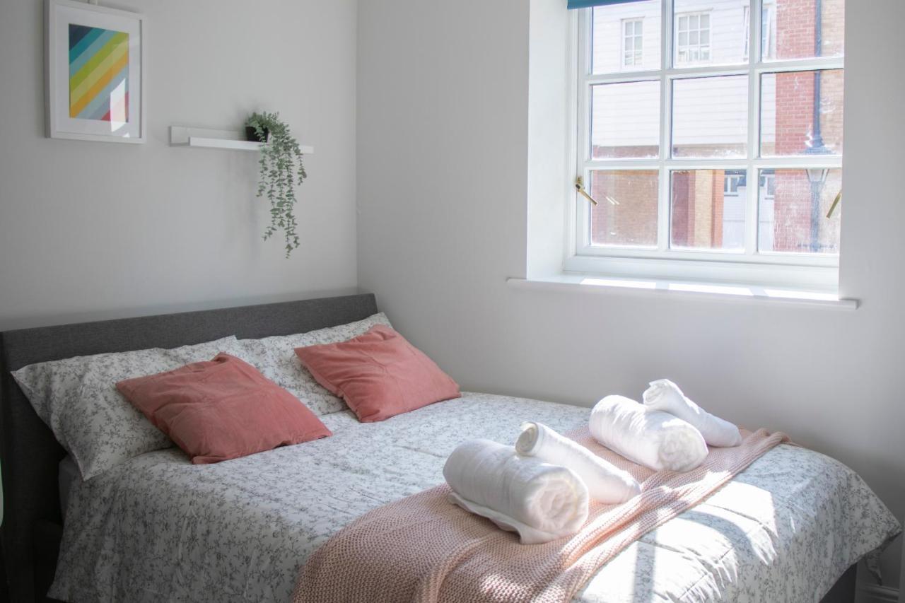 Lovely 3-Bedroom Apartment In 科尔切斯特 外观 照片