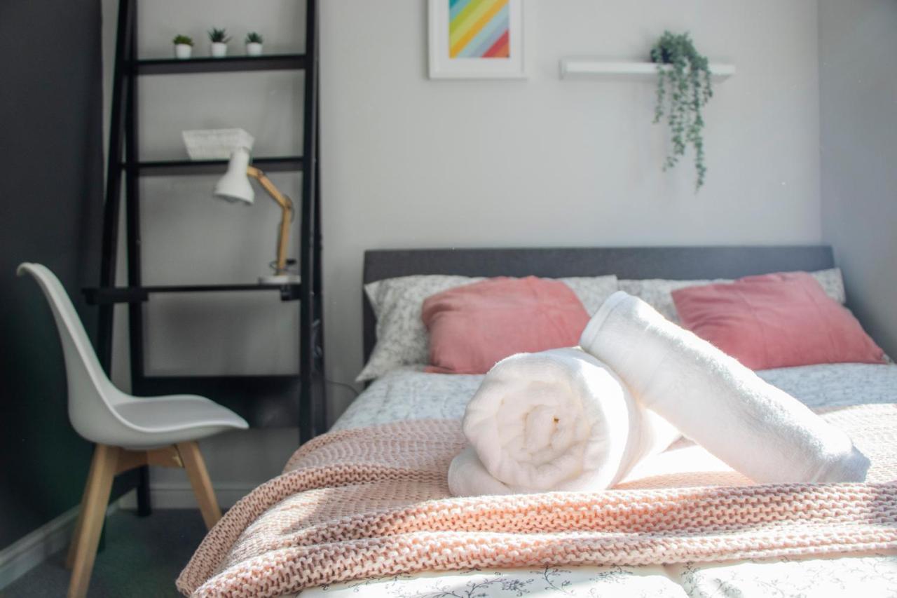 Lovely 3-Bedroom Apartment In 科尔切斯特 外观 照片