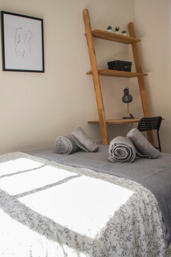 Lovely 3-Bedroom Apartment In 科尔切斯特 外观 照片